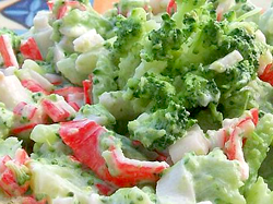 Рецепт салата из брокколи и крабовых палочек